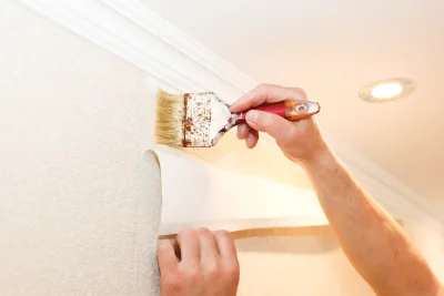 Pose de papier peint à Charmeil — revêtements muraux et toiles de verre